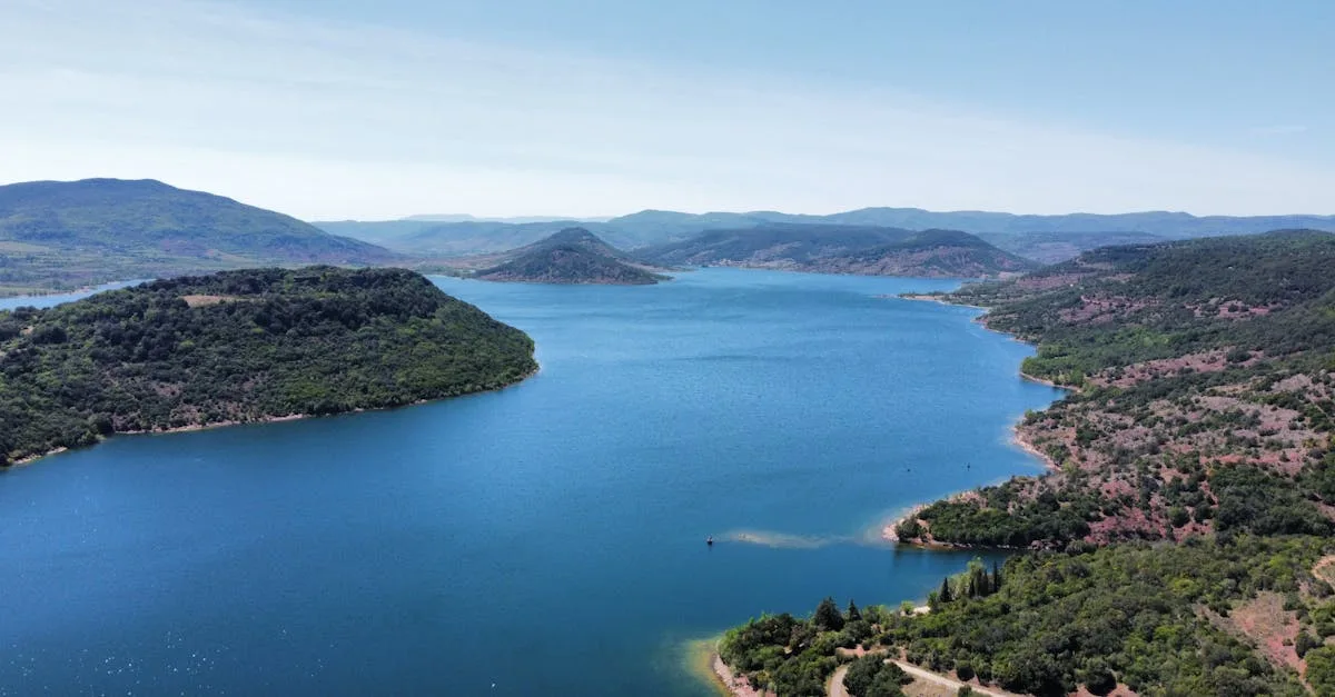 découvrez clermont, une ville dynamique au cœur de la france, réputée pour sa richesse historique, ses paysages naturels et sa vie culturelle animée. explorez ses monuments, ses événements et ses spécialités locales.