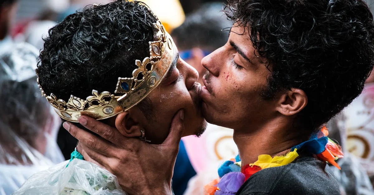 découvrez la signification du terme 'rainbow kiss' et son origine dans la culture populaire, ainsi que les contextes dans lesquels il est utilisé.