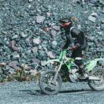 découvrez nos vélos gravel alliant confort, performance et polyvalence pour vos aventures sur routes et chemins. idéal pour les cyclistes passionnés en quête de liberté.