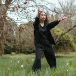 découvrez les mouvements de qi gong pour améliorer votre bien-être, renforcer votre énergie et harmoniser corps et esprit grâce à des exercices simples et efficaces.