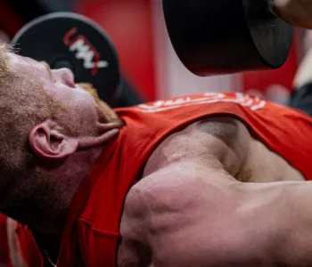 découvrez des conseils efficaces et des stratégies éprouvées pour optimiser votre prise de muscle, améliorer votre force et sculpter votre corps de manière naturelle.