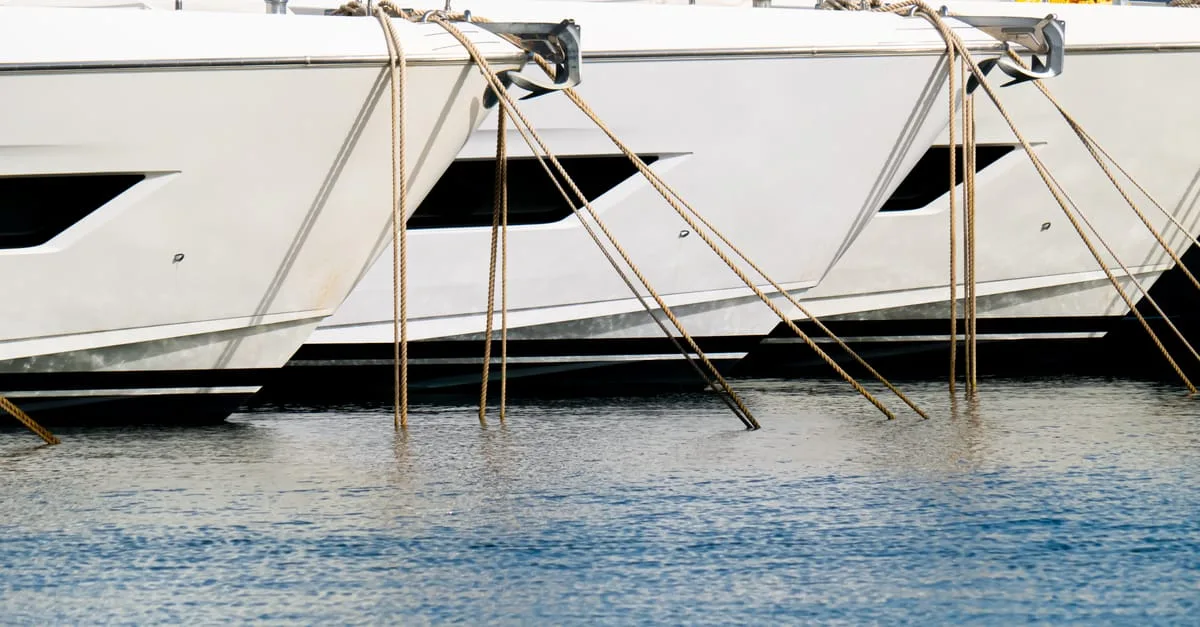 découvrez nos services nautiques professionnels pour la maintenance, la réparation et l'équipement de votre bateau. expertise, fiabilité et sécurité au rendez-vous.