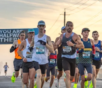 découvrez comment améliorer votre allure de course pour optimiser vos performances en running, que vous soyez débutant ou coureur expérimenté.
