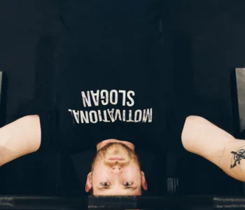 découvrez comment le bench press plateau peut améliorer votre entraînement de musculation en développant force et puissance. techniques, conseils et avantages détaillés.