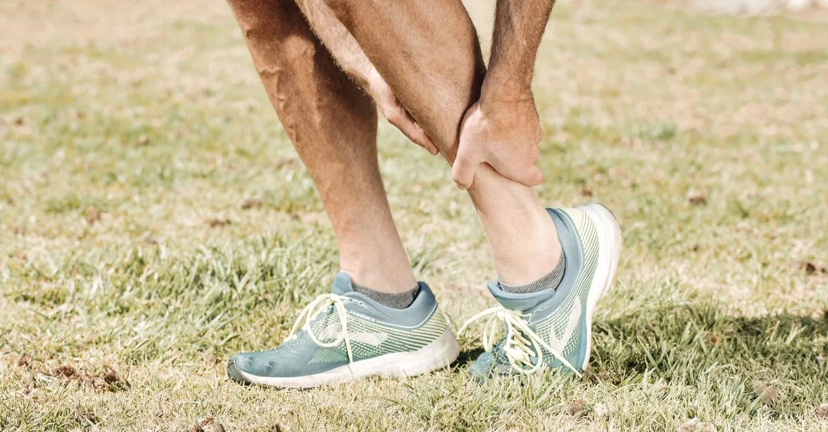 découvrez nos conseils et solutions efficaces pour soulager la sensation de jambes lourdes et retrouver légèreté et confort au quotidien.