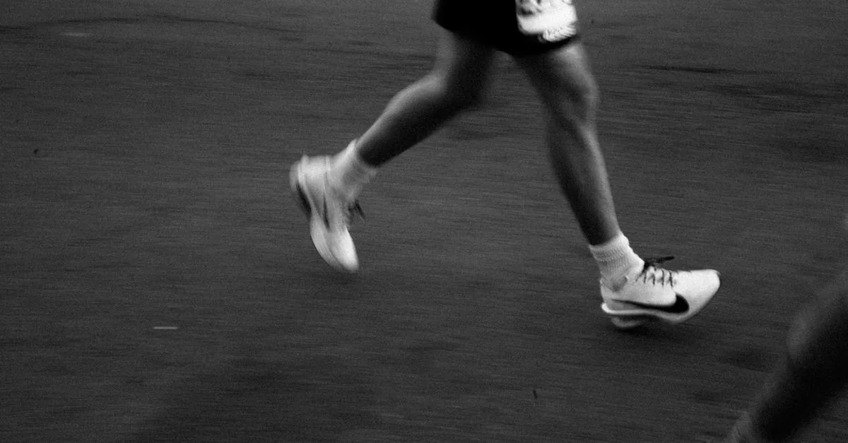 découvrez des exercices efficaces pour soulager les douleurs au genou liées à la course à pied et améliorer votre confort lors de vos entraînements.