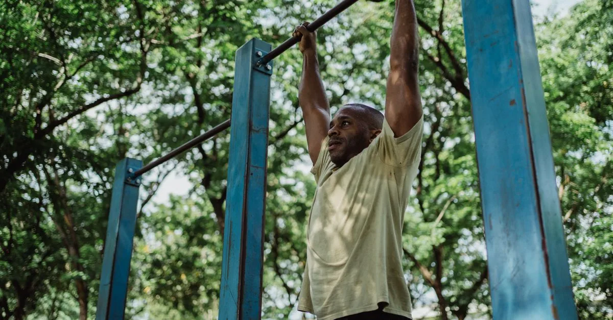 découvrez des exercices au poids du corps efficaces pour renforcer vos muscles, améliorer votre endurance et rester en forme sans équipement.