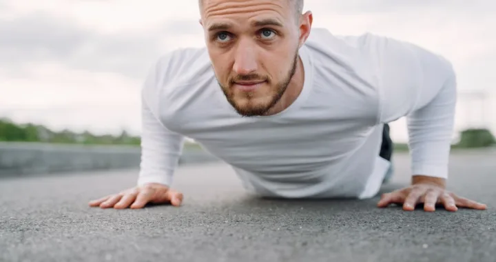 découvrez des exercices au poids du corps efficaces pour renforcer vos muscles, améliorer votre endurance et rester en forme sans équipement.
