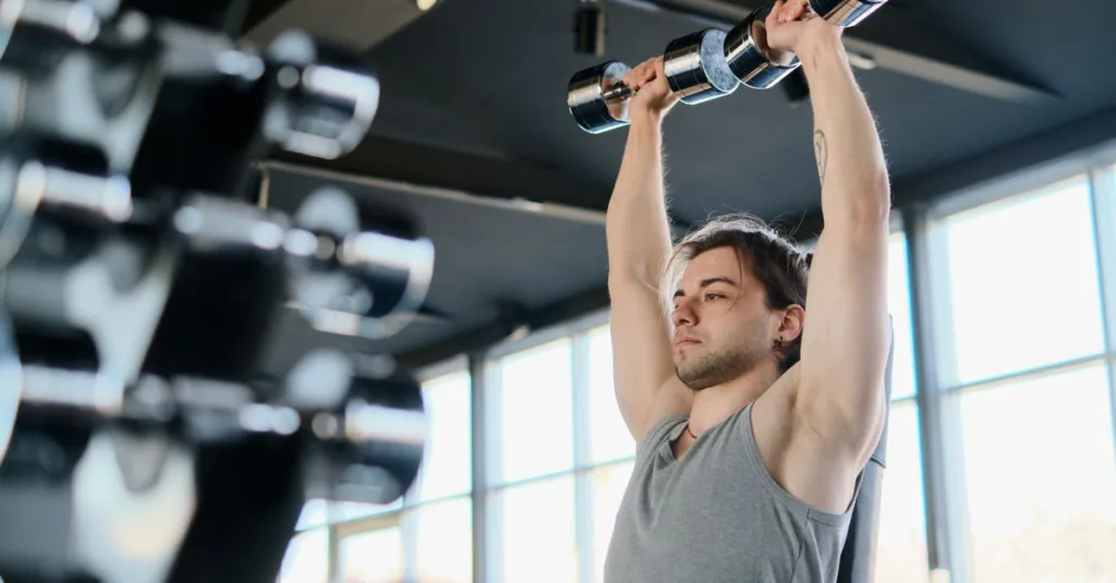 db snatches : découvrez des techniques efficaces et des conseils pour maîtriser l'art des arrachés en musculation, améliorer votre puissance et votre explosivité.