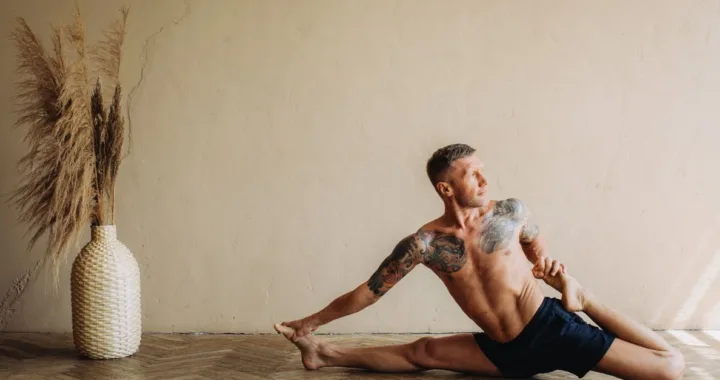découvrez des exercices d'étirement du psoas pour améliorer votre souplesse, réduire les douleurs lombaires et favoriser une meilleure posture.