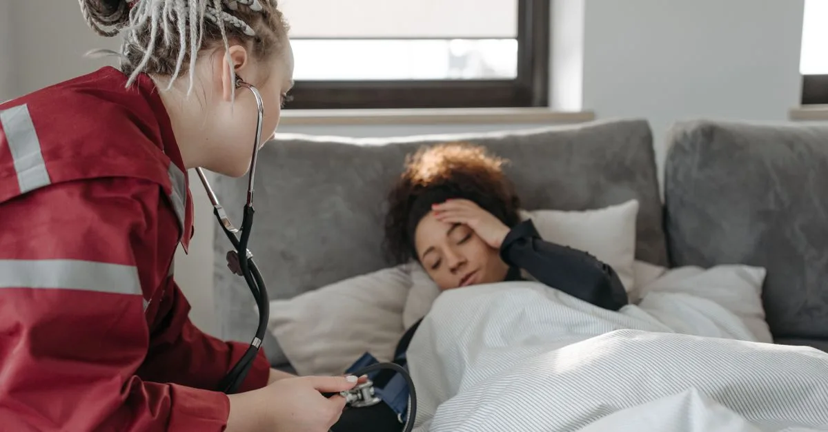 découvrez les symptômes de la hernie hiatale, leurs manifestations courantes et quand consulter un médecin pour un diagnostic précis et un traitement adapté.