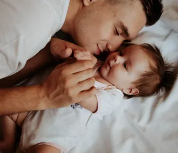 guide complet pour les parents de bébés : conseils pratiques, astuces et informations essentielles pour bien s'occuper de votre nouveau-né.