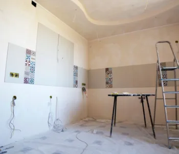 découvrez nos services professionnels de rénovation domiciliaire pour transformer votre maison en un espace moderne, confortable et à votre image.