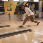 découvrez le plaisir du bowling, une activité ludique et conviviale pour tous les âges. profitez d'une ambiance festive, de pistes modernes et de moments inoubliables entre amis ou en famille.