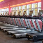 course sur tapis incliné ou sur route : comparez les bénéfices, les différences et les conseils pour choisir l’entraînement adapté à vos objectifs.
