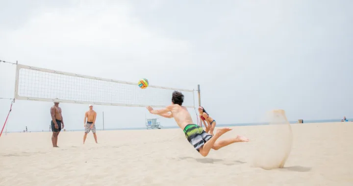 découvrez tout sur le volleyball : règles, techniques, entraînements et actualités pour tous les passionnés de ce sport dynamique et collectif.